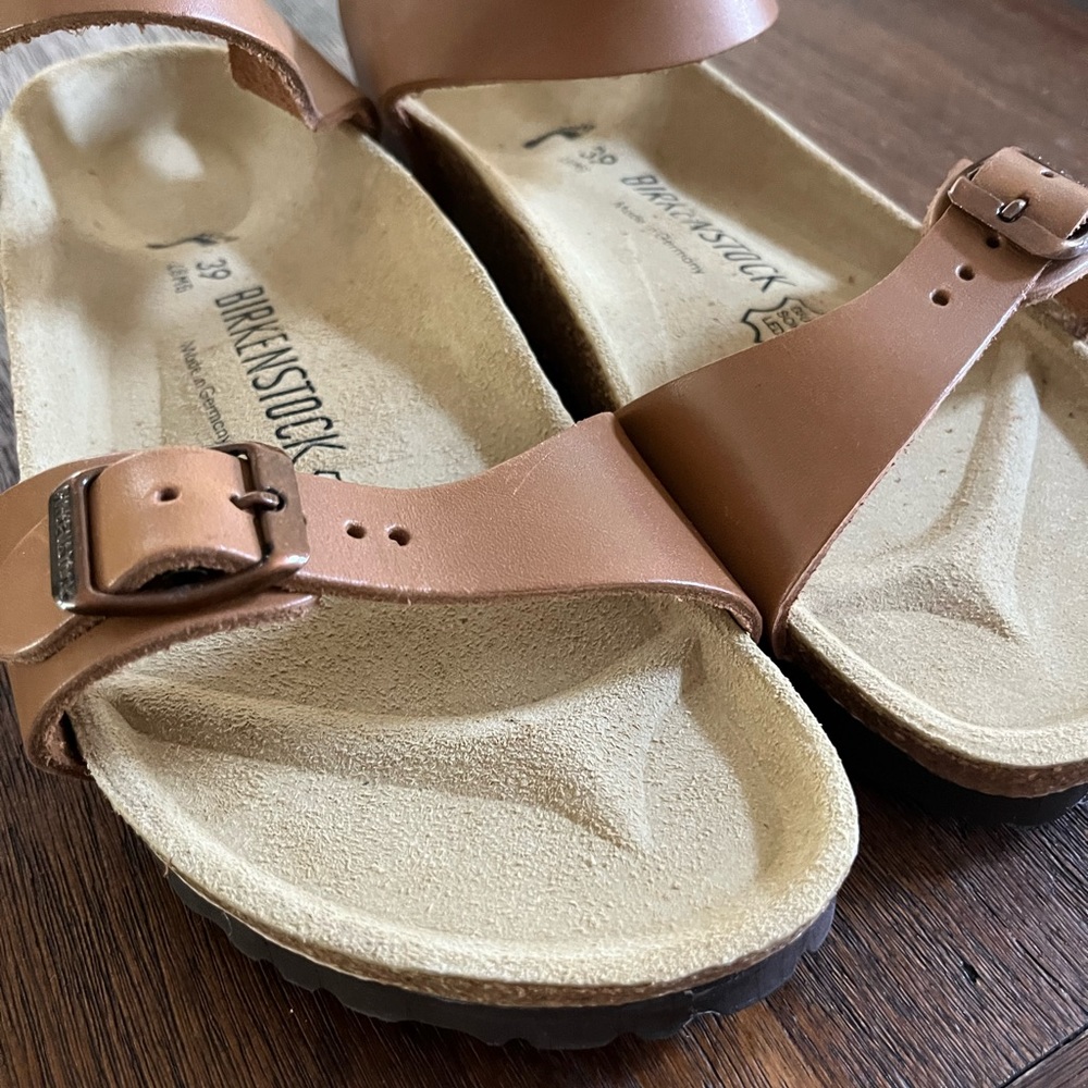NEW Birkenstocks Tan Sandals Sz 39
